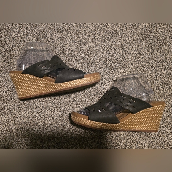 COBB HILL WEDGE SANDAL BY NEW BALANCE WOMENS SHOES SIZE 9 Black - Picture 8 of 11